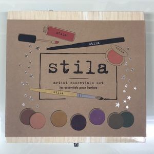Stila artist essentials make up set.  NEVER USED!!